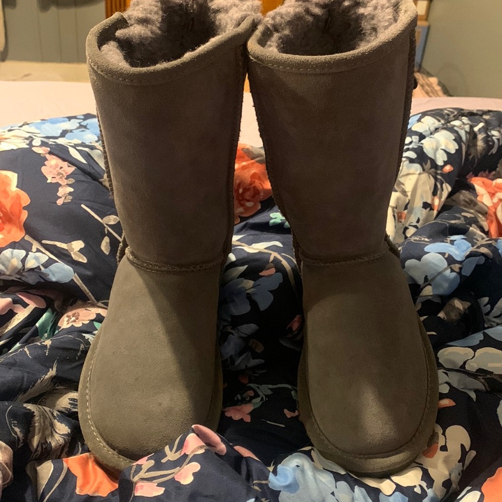 BearPaw gray boots size 8